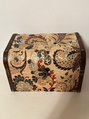 Patterned Decorative Jewelry Storage Trinket Box with Floral Pattern 9.5”x7”x6”